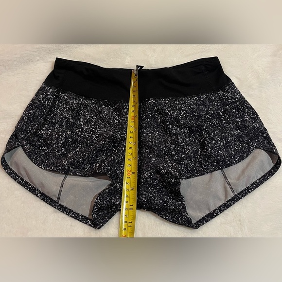 Lululemon Race Pace Short Mini Splatter White & Black size 2 athletic shorts - Picture 2 of 9